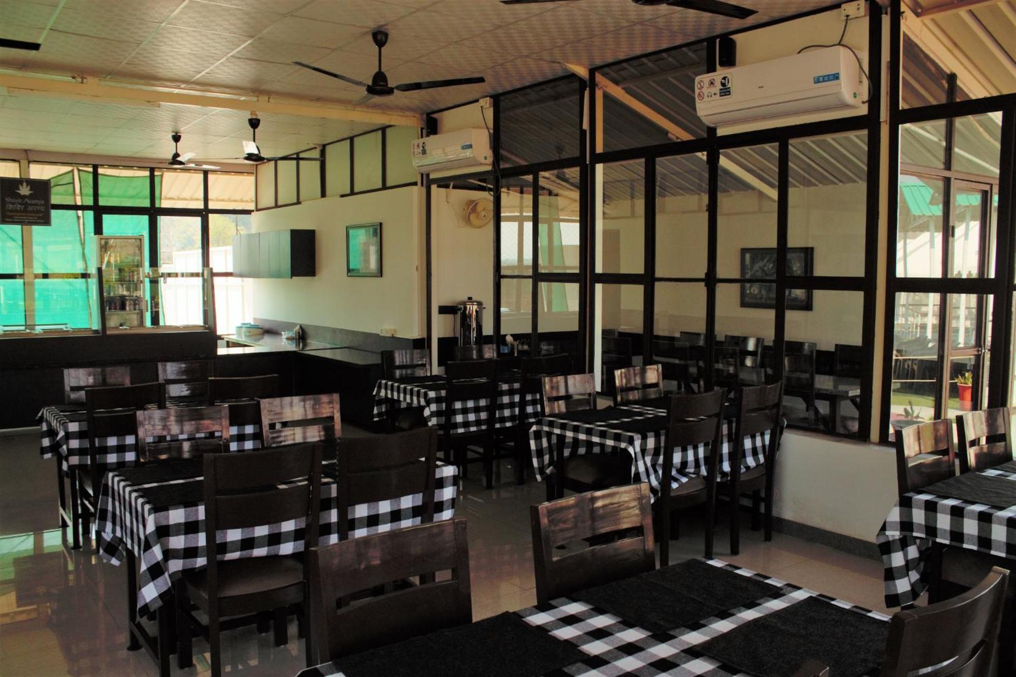 Shivir Aranya - Wilderness Resort Алвар Экстерьер фото