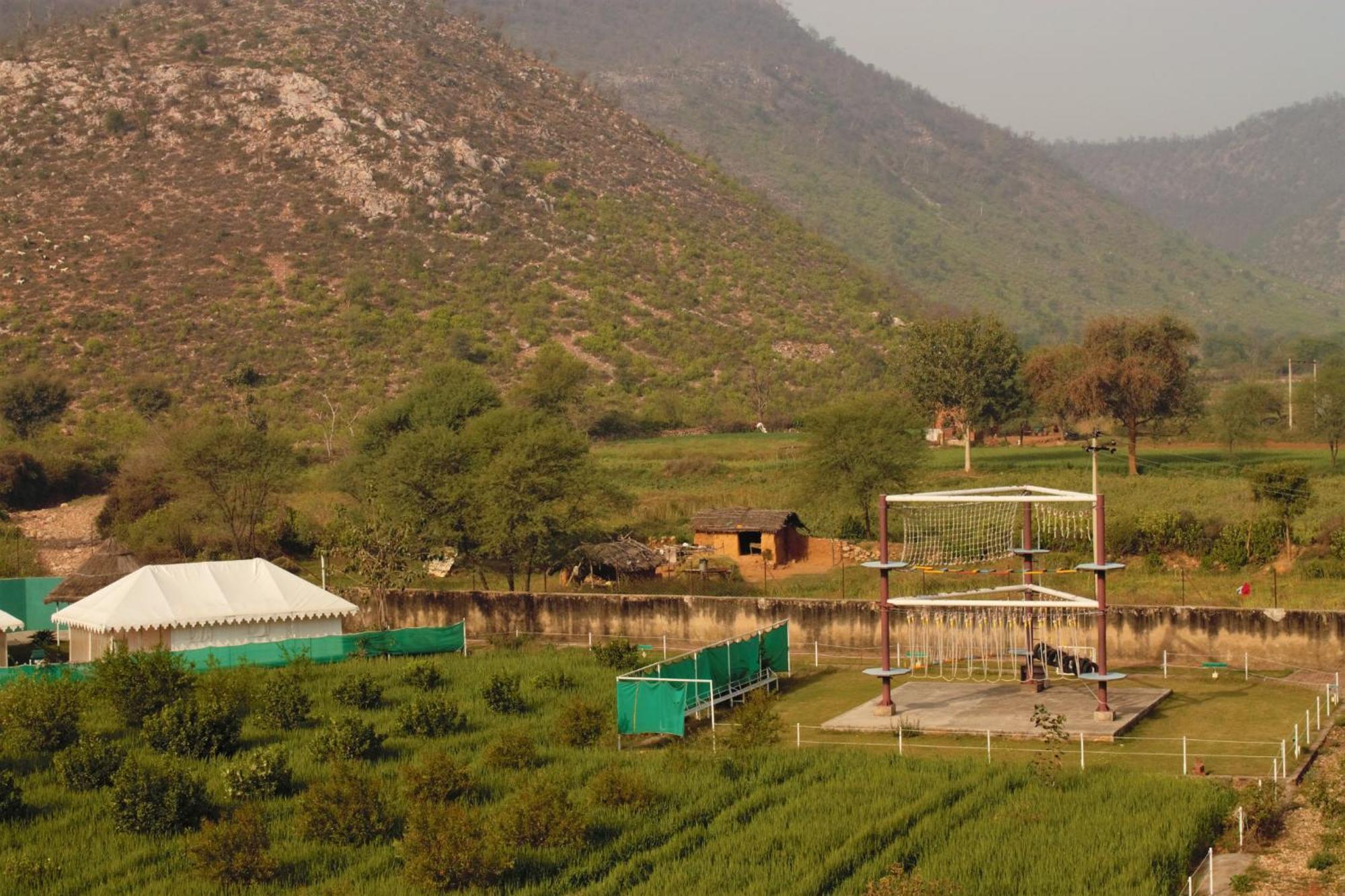 Shivir Aranya - Wilderness Resort Алвар Экстерьер фото