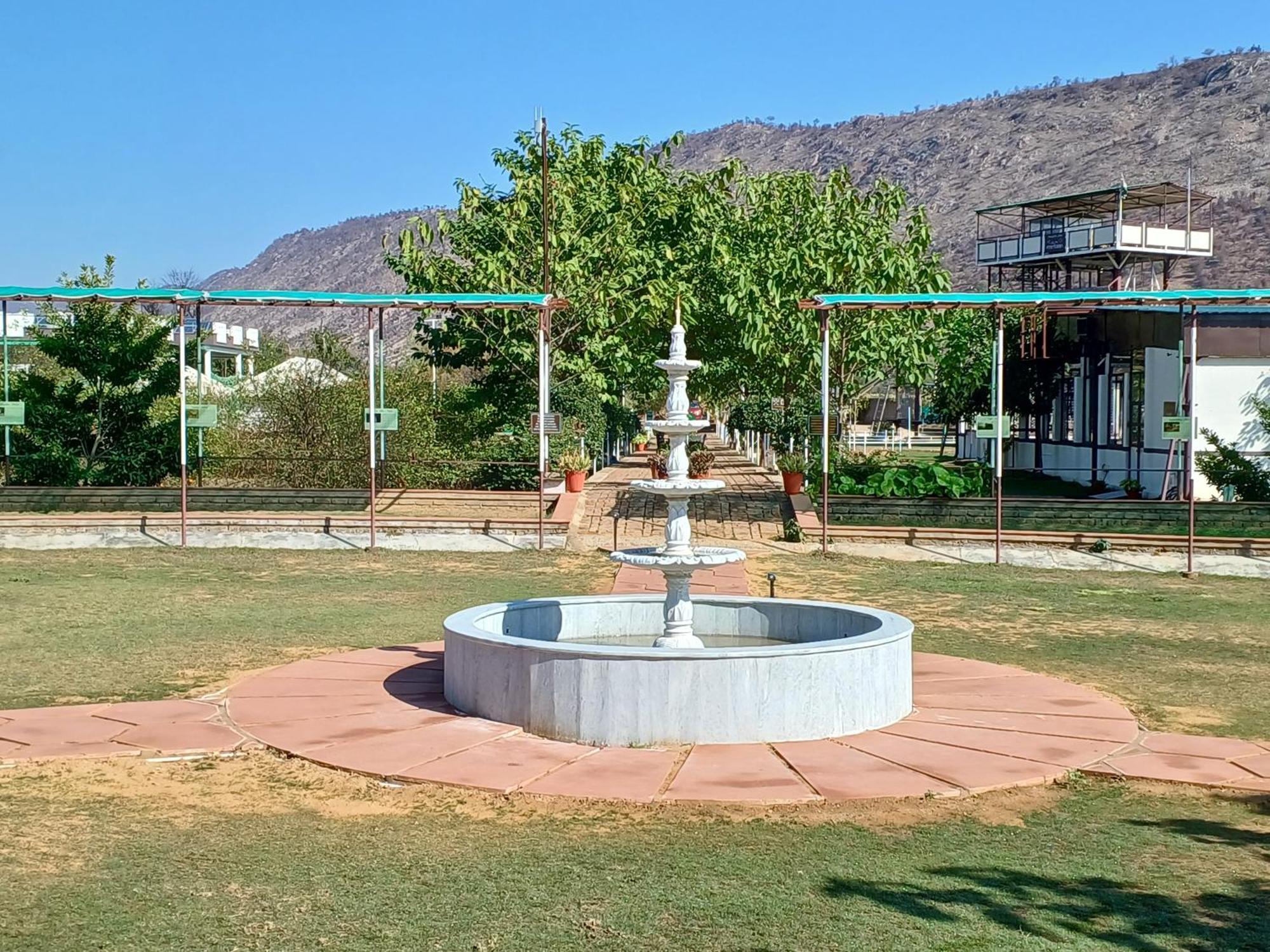 Shivir Aranya - Wilderness Resort Алвар Экстерьер фото