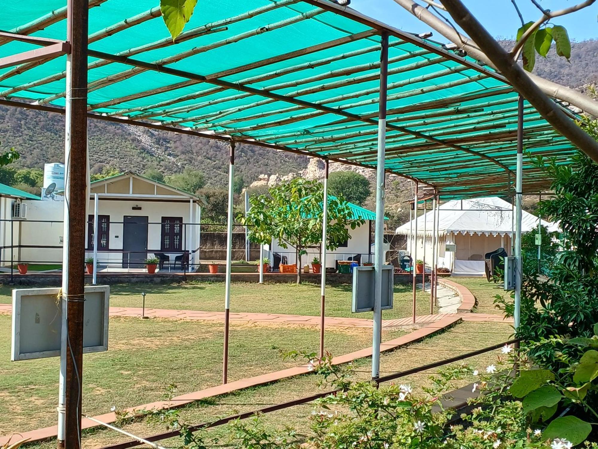Shivir Aranya - Wilderness Resort Алвар Экстерьер фото
