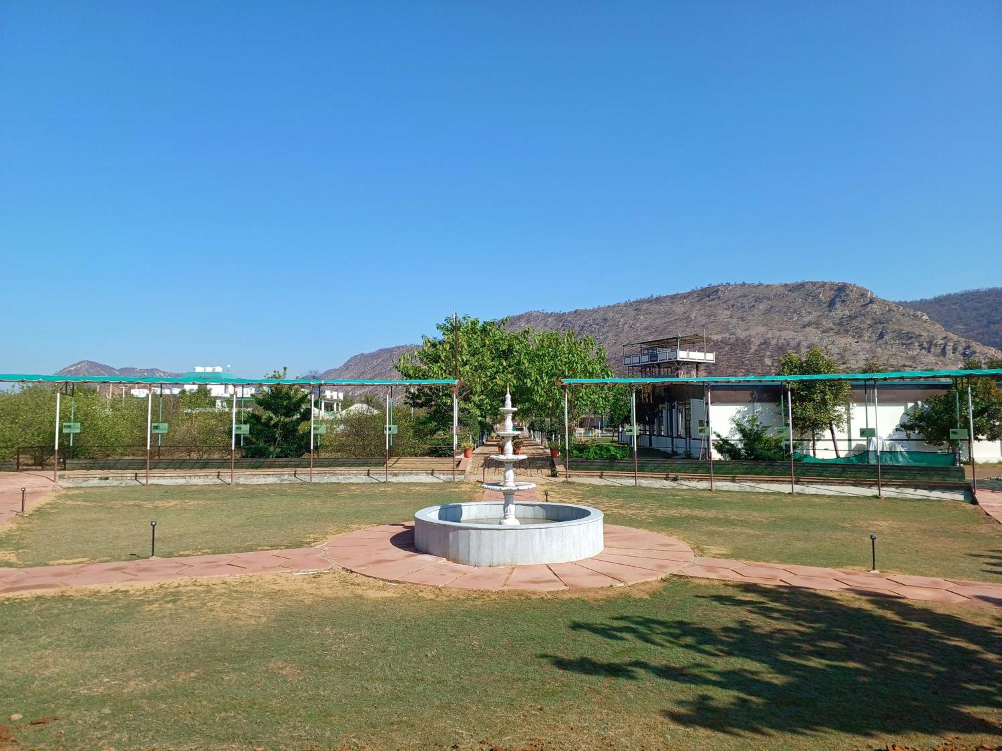 Shivir Aranya - Wilderness Resort Алвар Экстерьер фото