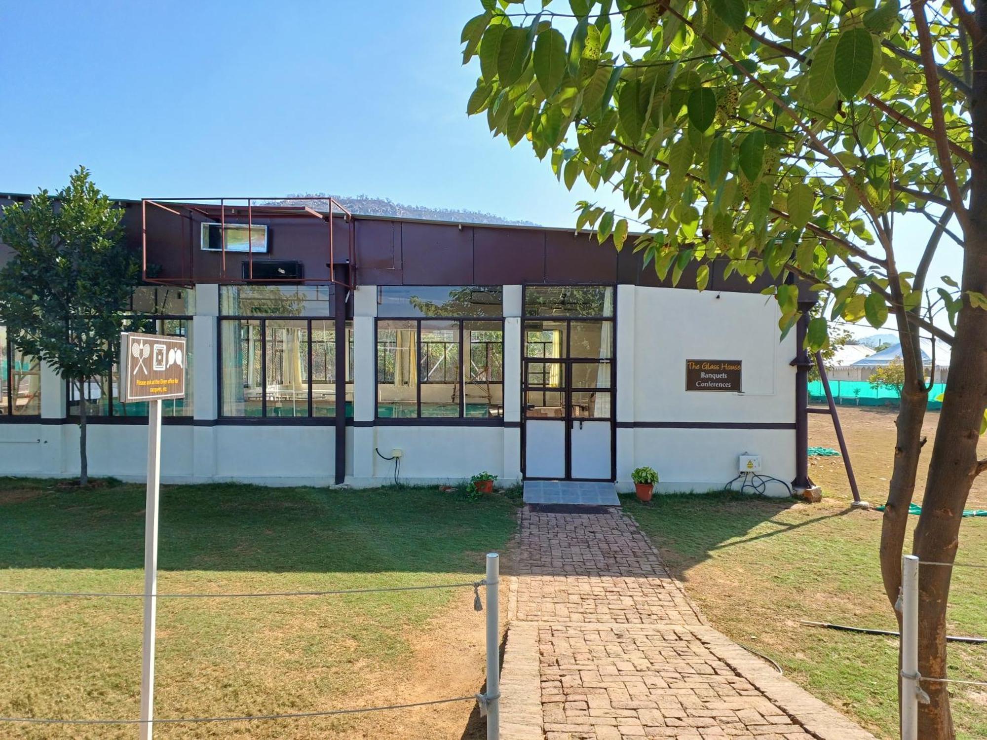 Shivir Aranya - Wilderness Resort Алвар Экстерьер фото