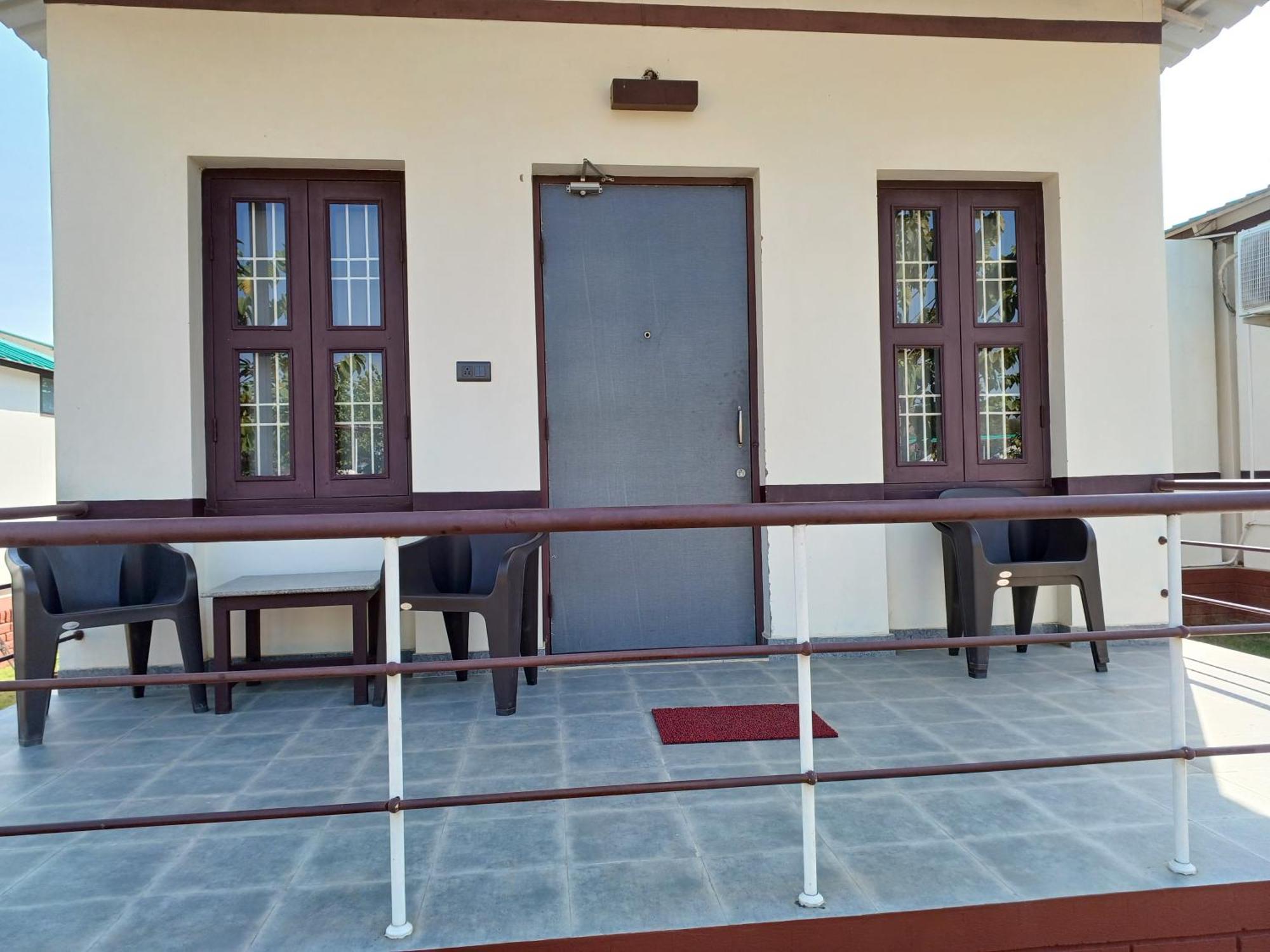 Shivir Aranya - Wilderness Resort Алвар Экстерьер фото