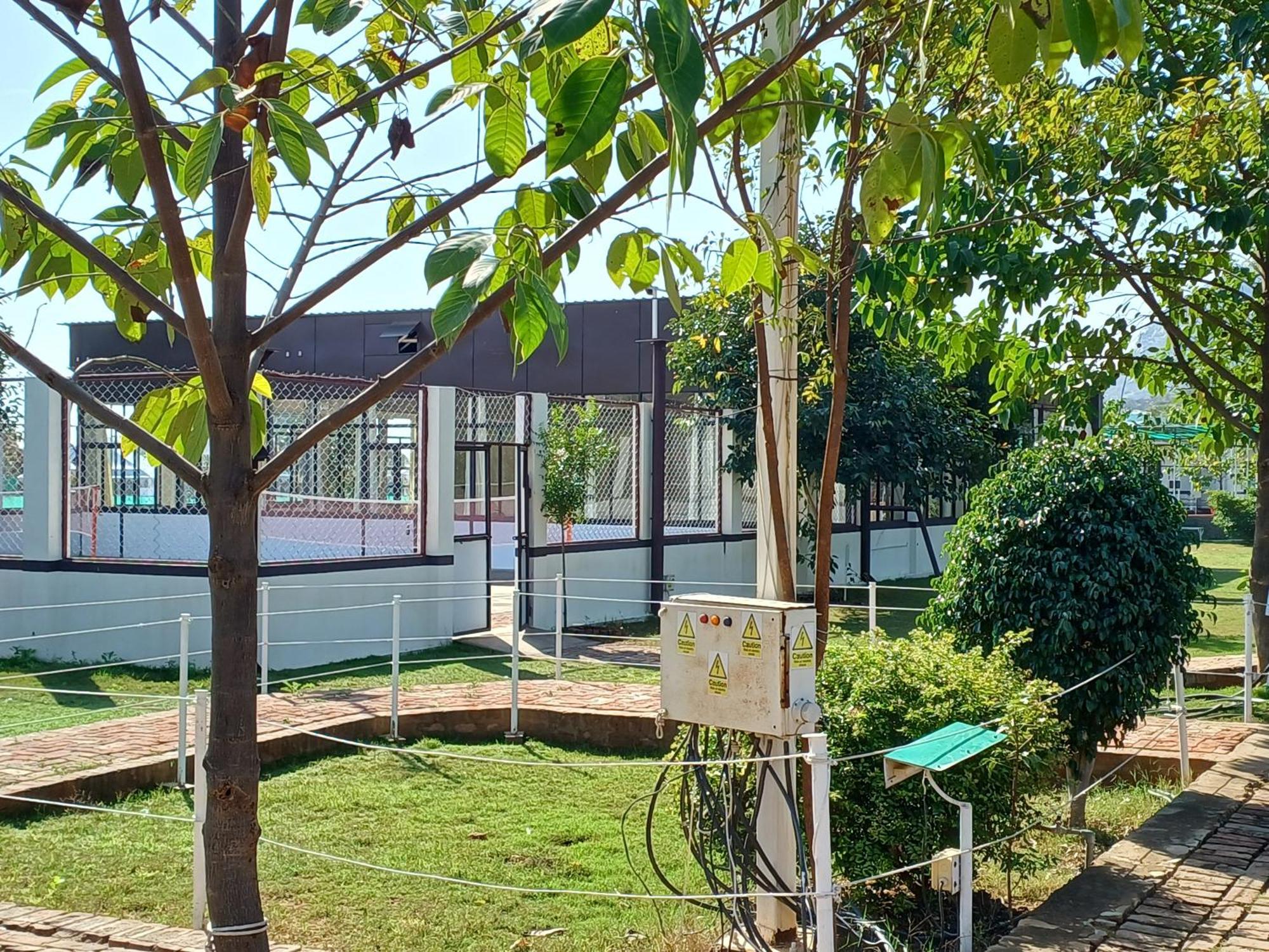 Shivir Aranya - Wilderness Resort Алвар Экстерьер фото